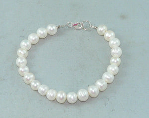 Beautiful Lustrous Freshwater Pearl Bracelet
