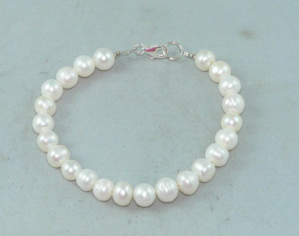 Beautiful Lustrous Freshwater Pearl Bracelet