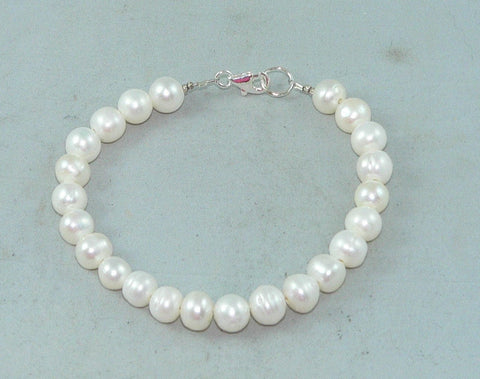 Beautiful Lustrous Freshwater Pearl Bracelet