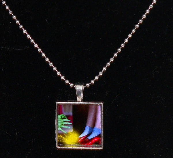 Enchanting Ruby Slippers Necklace: Wizard of Oz Inspired Pendant for Movie Collectors & Fantasy Lovers