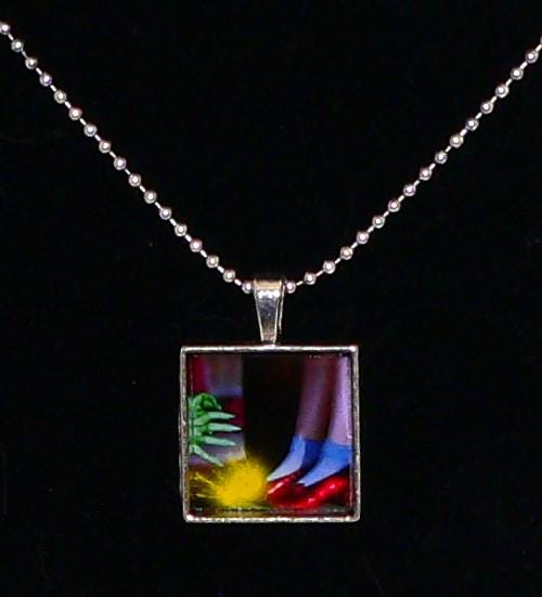 Enchanting Ruby Slippers Necklace: Wizard of Oz Inspired Pendant for Movie Collectors & Fantasy Lovers