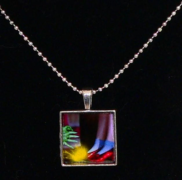 Enchanting Ruby Slippers Necklace: Wizard of Oz Inspired Pendant for Movie Collectors & Fantasy Lovers
