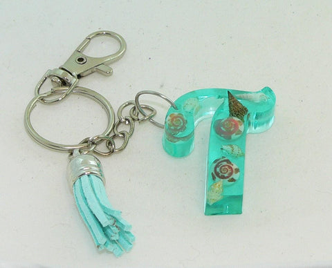 Personalized Resin Initial Seashell Keychain - Custom Letter Beach Accessory, Nautical Purse Charm Gift for Him or Her