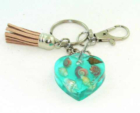Handcrafted Ocean-Inspired Heart Seashell Keychain: Unique Beach Accessory for Summer Lovers