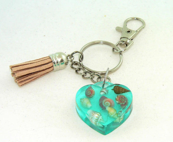 Handcrafted Ocean-Inspired Heart Seashell Keychain: Unique Beach Accessory for Summer Lovers