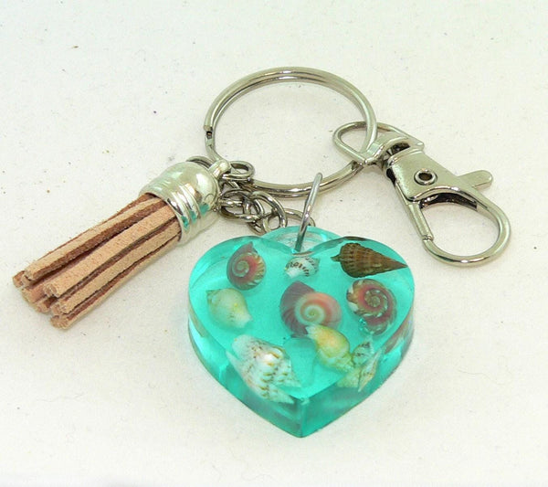 Handcrafted Ocean-Inspired Heart Seashell Keychain: Unique Beach Accessory for Summer Lovers