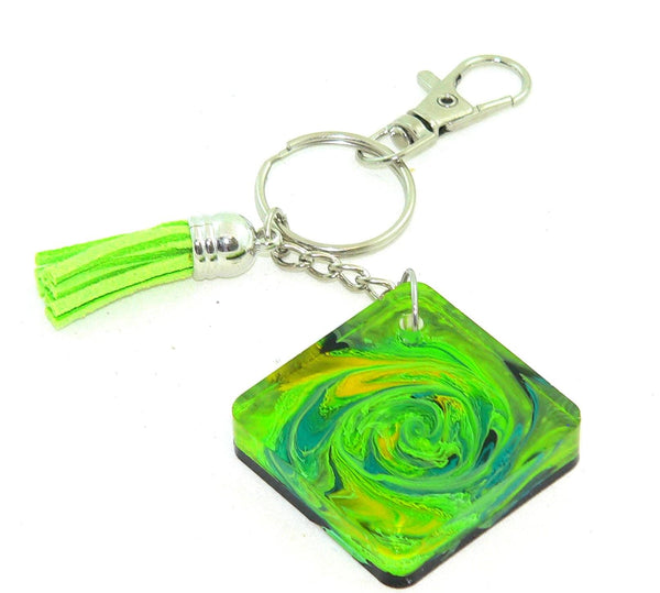 Vibrant Abstract Resin Petri Keychain: Psychedelic Swirl Art Accessory for Colorful Gift Enthusiasts
