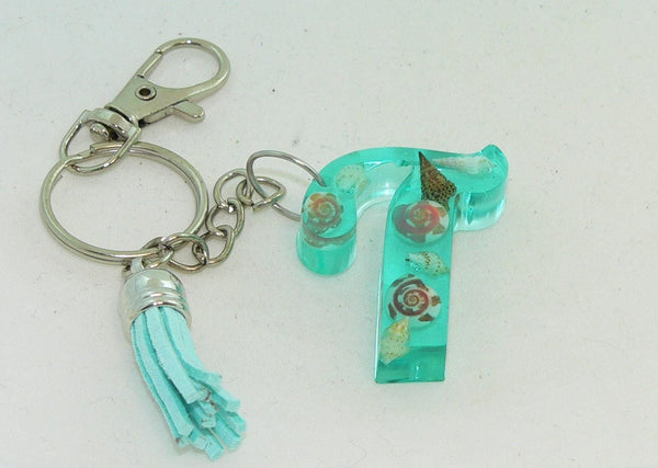 Custom Resin Initial Seashell Keychain - Script Font Personalized Beach Accessory, Nautical Purse Charm Gift