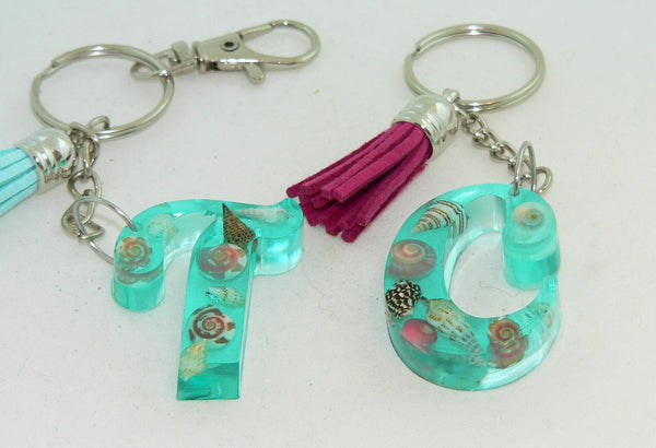 Custom Resin Initial Seashell Keychain - Script Font Personalized Beach Accessory, Nautical Purse Charm Gift