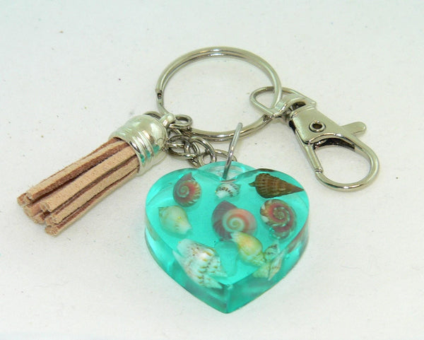 Handcrafted Ocean-Inspired Heart Seashell Keychain: Unique Beach Accessory for Summer Lovers