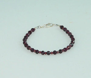 Elegant Red Gemstone Jewelry Minimalist Crystal Healing with Natural Stones Healing Garnet Rhodolite Bracelet