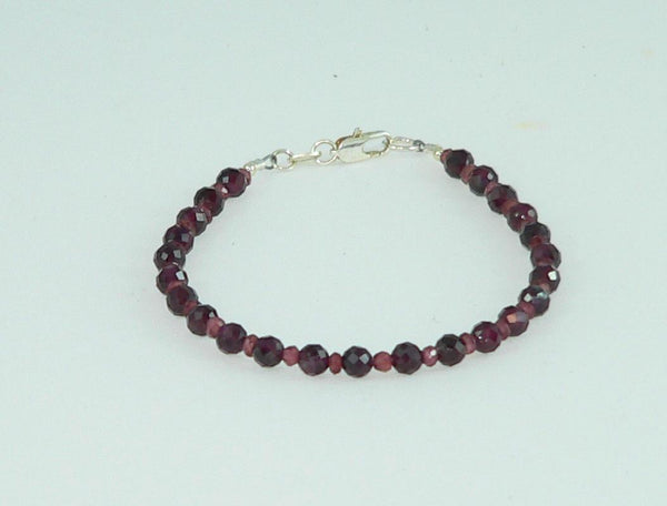 Elegant Red Gemstone Jewelry Minimalist Crystal Healing with Natural Stones Healing Garnet Rhodolite Bracelet