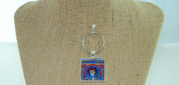 Vintage Grateful Dead Album Cover Necklace or Keychain: Steal Your Face Music Jewelry for Pop Culture Lovers Best Of Grateful Dead Vol 2