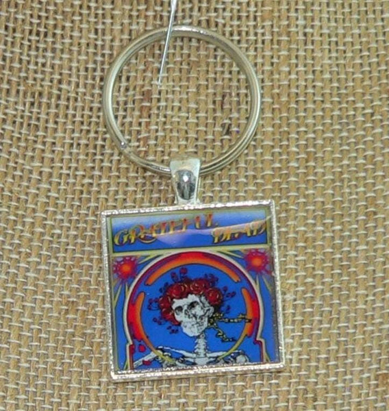 Vintage Grateful Dead Album Cover Necklace or Keychain: Steal Your Face Music Jewelry for Pop Culture Lovers Best Of Grateful Dead Vol 2