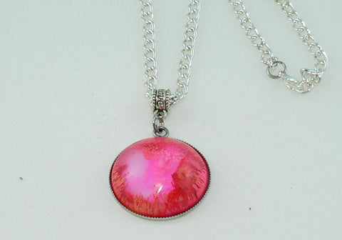 Vibrant Resin Petri Necklace: Feathered Boho Jewelry with Red & Pink Abstract Art Design