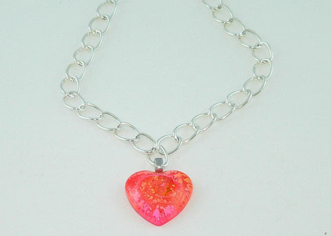 Vibrant Resin Heart Necklace: Feathered Boho Jewelry with Resin Petri Effect